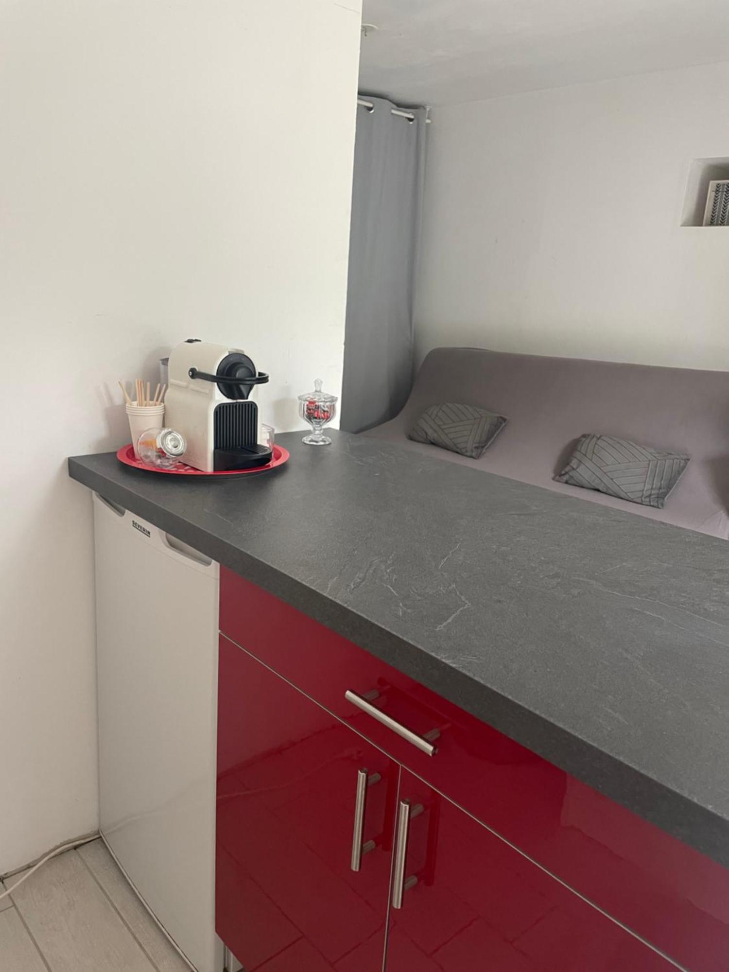 Petit Studio Aux Portes Du Beaujolais Saint-Germain-Nuelles Luaran gambar